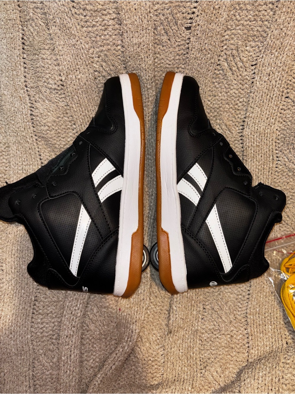 Reebok x Heely’s Black High Top Sneakers w/ Wheels Men’s Size 7 Yellow Laces - Picture 9 of 11